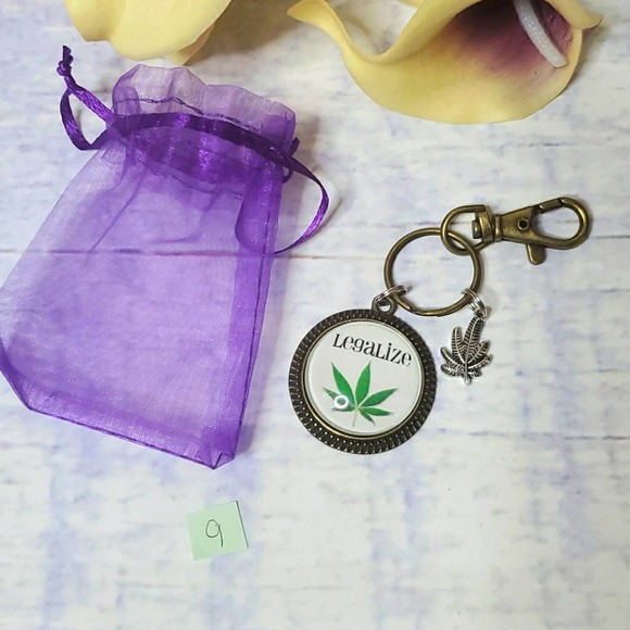 Hand Crafted Accessories - Handmade Leaf Keychain